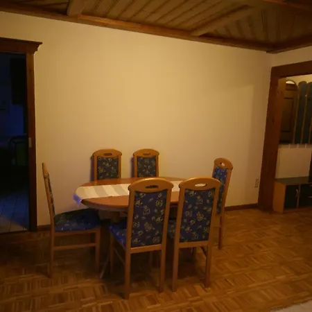 格斯瓦德内公寓酒店 滨湖采尔