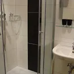 格斯瓦德内公寓酒店 *